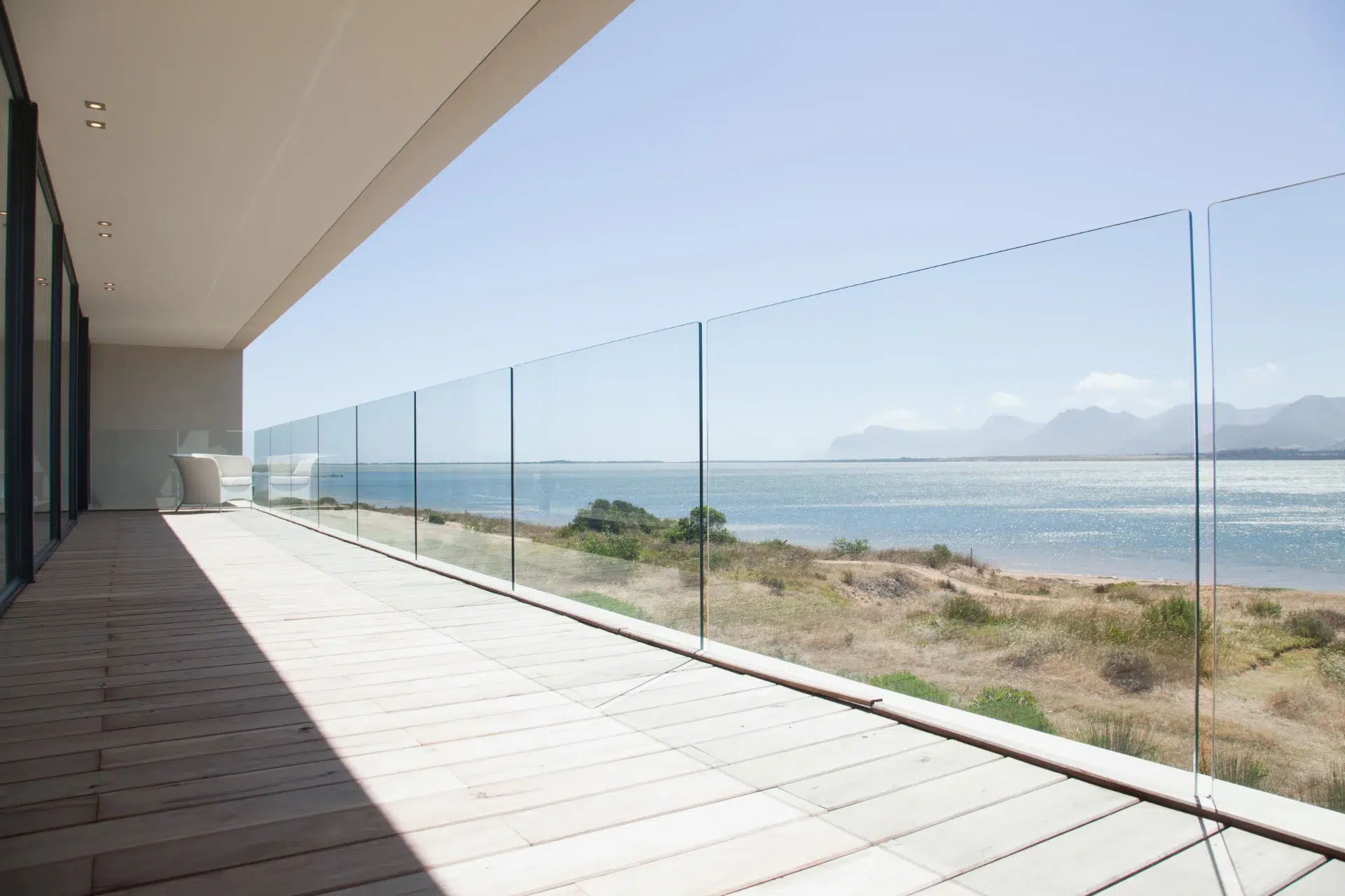 VLX 120 Glass Railing System in Long Beach, CA | Juniper Windows Long Beach - detail 1